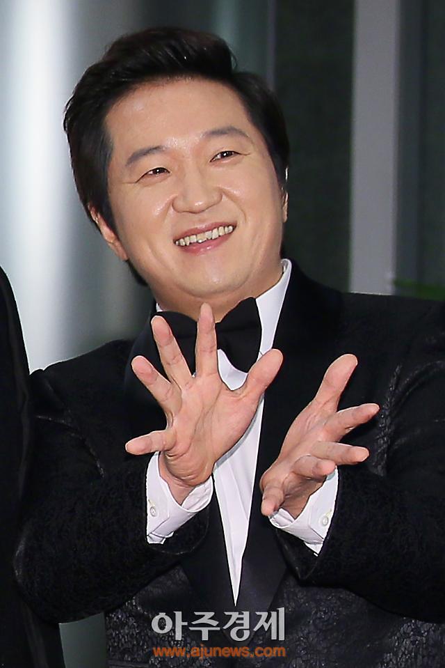 韩艺人郑亨敦重新主持《一周的偶像》 将于10月回归 