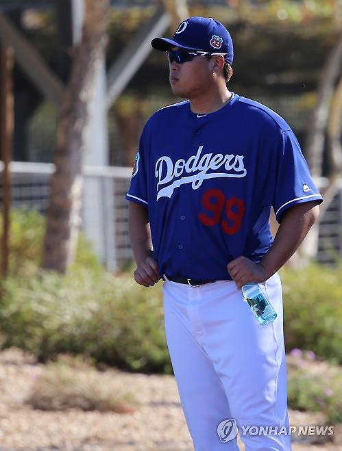 Dodgers pitcher Ryu goes in rehab at home: Yonhap