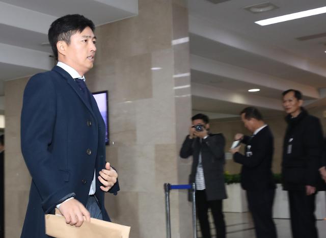 崔顺实身边红人高永泰抵达国会 以证人身份出席第二次听证会
