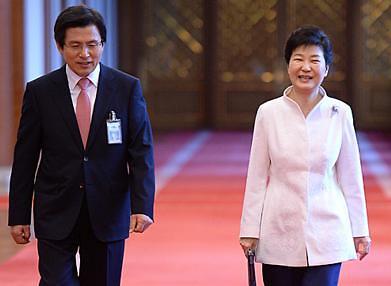 朴槿惠弹劾案通过国务总理代行职权 政府力保国政运营稳定