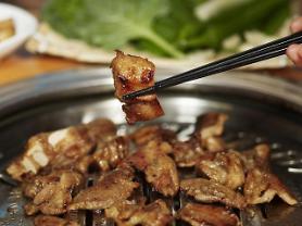Pork belly meat gets expensive in S. Korea due to short supply, rising consumption 