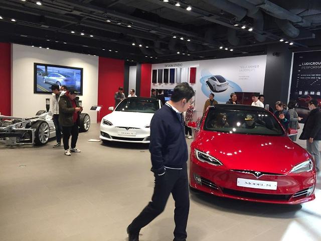Teslas luxury electric sedan makes long-awaited debut in S. Korea 