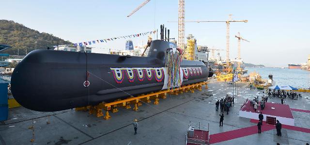 S. Korea reviews design to use lithium-ion fuel cells for new 3,000-ton attack subs  