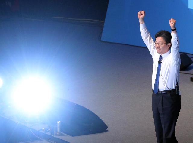 <2017年总统大选>刘承旼正党候选人身份坐实 文在寅西南地区巡回投票旗开得胜