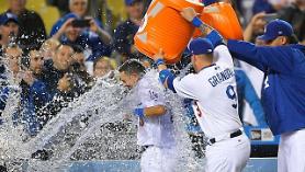 [GLOBAL PHOTO] Pirates Dodgers Baseball