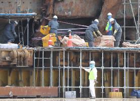 Search team finds remains of person in Sewol ferry: Yonhap