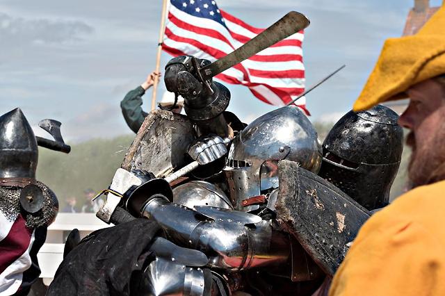 [GLOBAL PHOTO] Warriors from USA and Ukraine clash in medieval battle