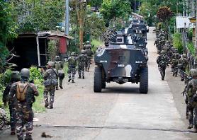 [GLOBAL PHOTO] Philippine Government troops and muslim militants clash