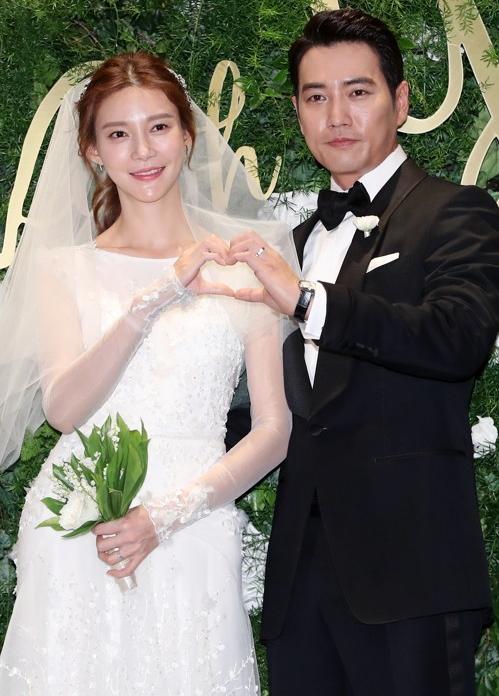 喜事一波接一波 盘点韩娱乐圈今年结婚的巨星夫妇