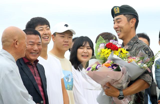  Discharged from army, PGA golfer Bae Sang-moon gets to quick work: Yonhap