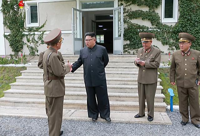 N.K. leader made secret visit to frontline guard post: Yonhap