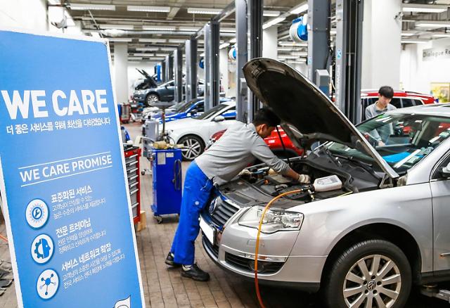 Govt OKs recall on more Volkswagen vehicles with fake emissions: Yonhap