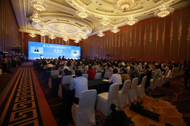 第二届海外华文新媒体高峰论坛在四川成都举行