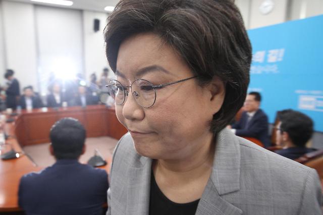 正党党首李惠熏因受贿丑闻辞去代表一职