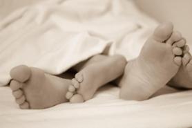Grandfather gets caught sleeping with daughter-in-law by granddaughter and orders to kill her