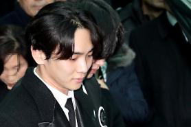 SHINees Key says farewell to Jonghyun through handwritten letter