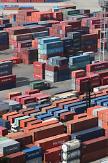 Auto, shipbuilding sectors suffer sharp drops in exports in 2016 (Yonhap)