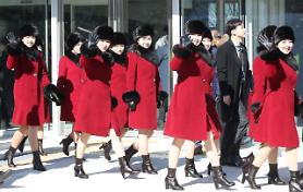 N. Korean art troupe and cheerleaders appear in S. Korea to celebrate Olympics