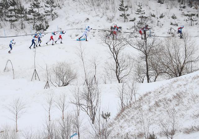 [OLY] Bad weather puts off womens giant slalom event: Yonhap