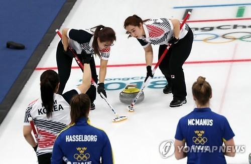 冬奥冰壶女子预赛 韩国战胜瑞典排名升至第一