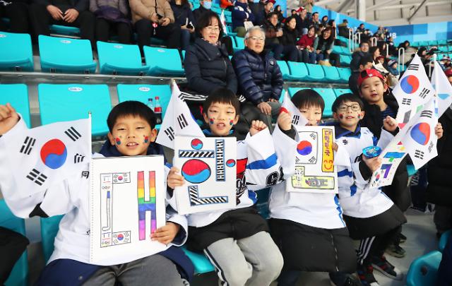  [OLY] hockey body to consider keeping joint Korean team: Yonhap