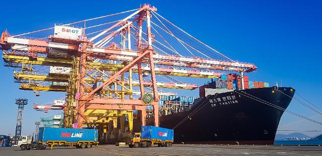 S. Koreas SM shipping company seeks cooperation with Chinas COSCO