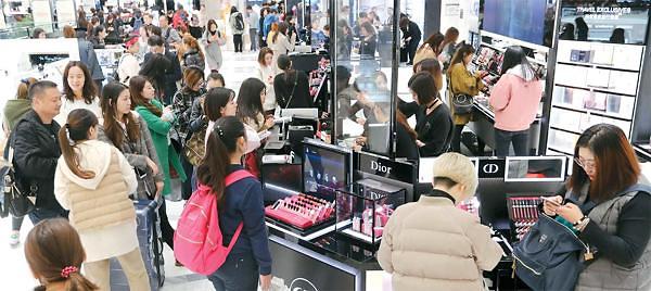 多种利好因素提振韩国股市 化妆品和免税店成亮点