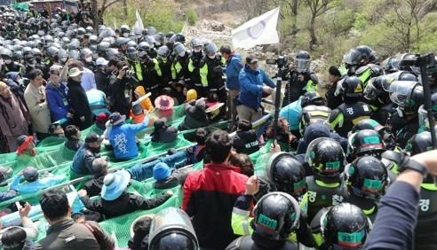 韩国防部：改善官兵生活条件刻不容缓 必要时对反萨团体采取措施