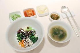 Inter-Korean summit dinner to serve menu symbolizing detente and harmony