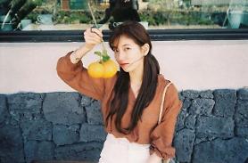 Suzy makes warm-hearted donation for single mothers