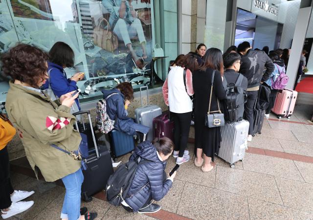 五一期间 中国自由行游客重回韩国血拼扫货