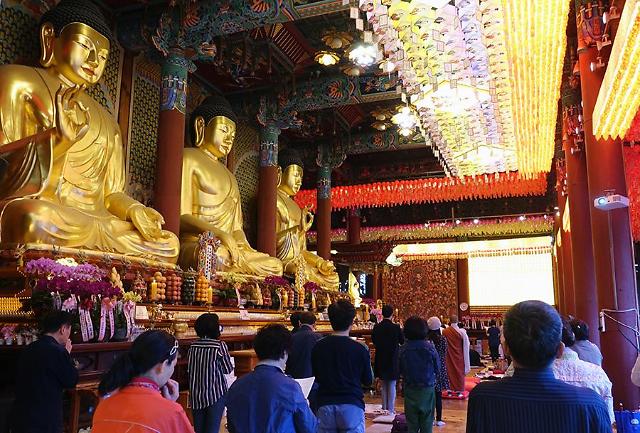 S. Korea approves Buddhist monks trip to N. Korea for restoration of temple