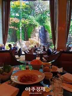 ​[이서우의 Pick味] 롯데호텔서 망고빙수 주문하니 파스타는 ‘덤’