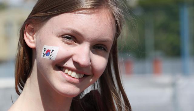 포토] 러시아 미녀의 미소 | 아주경제