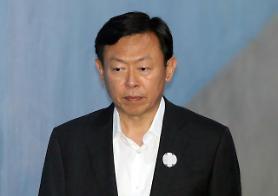 Lotte group chief thwarts brothers fresh bid to come back