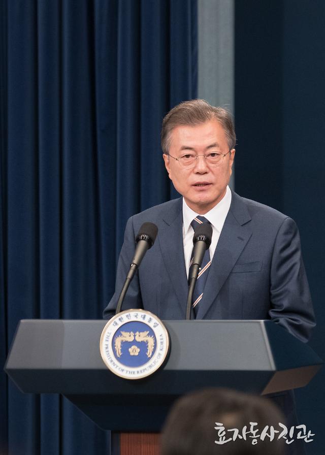 Moon defends his initiative to introduce shortened work week