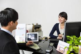 KEB Hana Bank joins campaign to introduce paperless window service