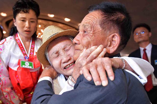 S. Korean leader demands frequent reunions for separated families