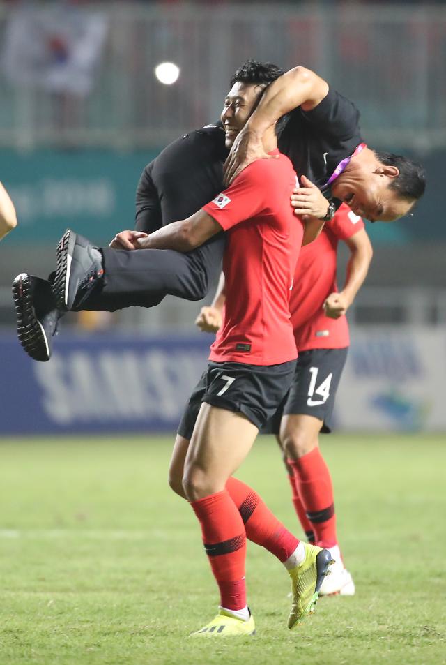 ì•„ì‹œì•ˆê²Œìž„ í•œêµ­ ì¶•êµ¬ 120ë¶„ í˜ˆíˆ¬ ì¼ë³¸ êº¾ê³  ê¸ˆë©