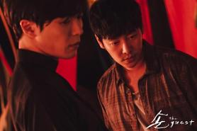 Cùng đón xem bộ phim kinh dị "Vị khách" ("The Guest") của đài OCN