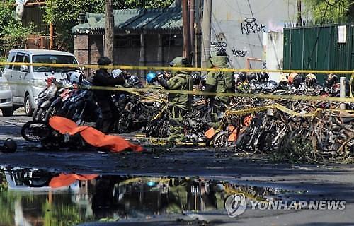[NNA] 싱가포르 정부, 테러대책 일환 MRT역 수하물 검색 강화 