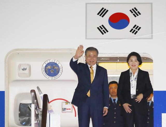 文在寅结束APEC与东盟系列峰会行程返回韩国