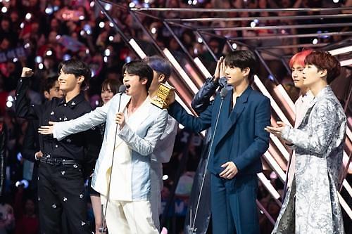 防弹少年团包揽“2018MAMA”4项大奖