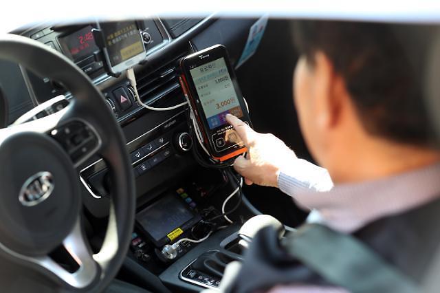 Transport minister recommends introduction of Uber system in taxi industry 