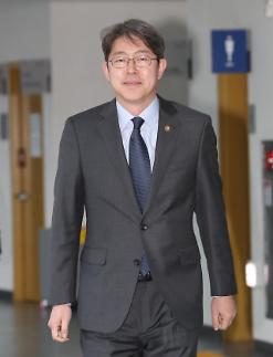 강신욱 통계청장, 가구조사 불응하며 통계법 안따르더라도 과태료 부과 안하겠다 ...다만, 법엔 과태료 부과 명시돼