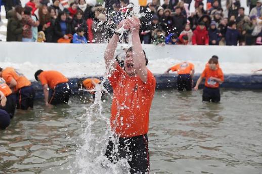 축제인가, 학대인가…화천 산천어축제 학대 비판 목소리 