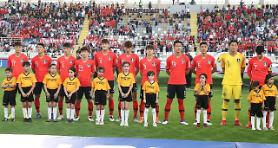 Hàn Quốc lọt vào vòng tứ kết Asian Cup