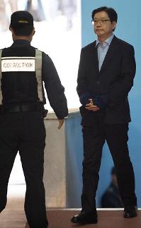 김경수 후폭풍, J노믹스에 불똥 튈까