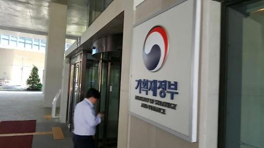 ​작년 세수풍년에 정부 가계부 4년째 ‘흑자’…8조6000억원은 못써