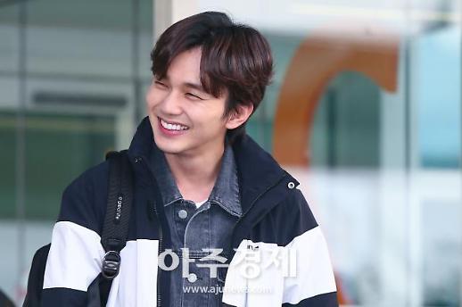 [슬라이드 화보] 유승호, 달달한 눈웃음 (공항패션)